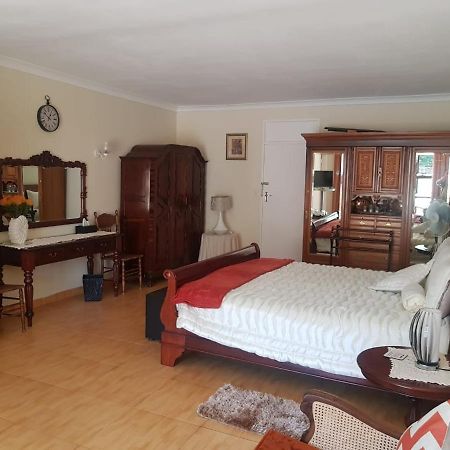 Upper Houghton Guesthouse Johannesburg Bagian luar foto