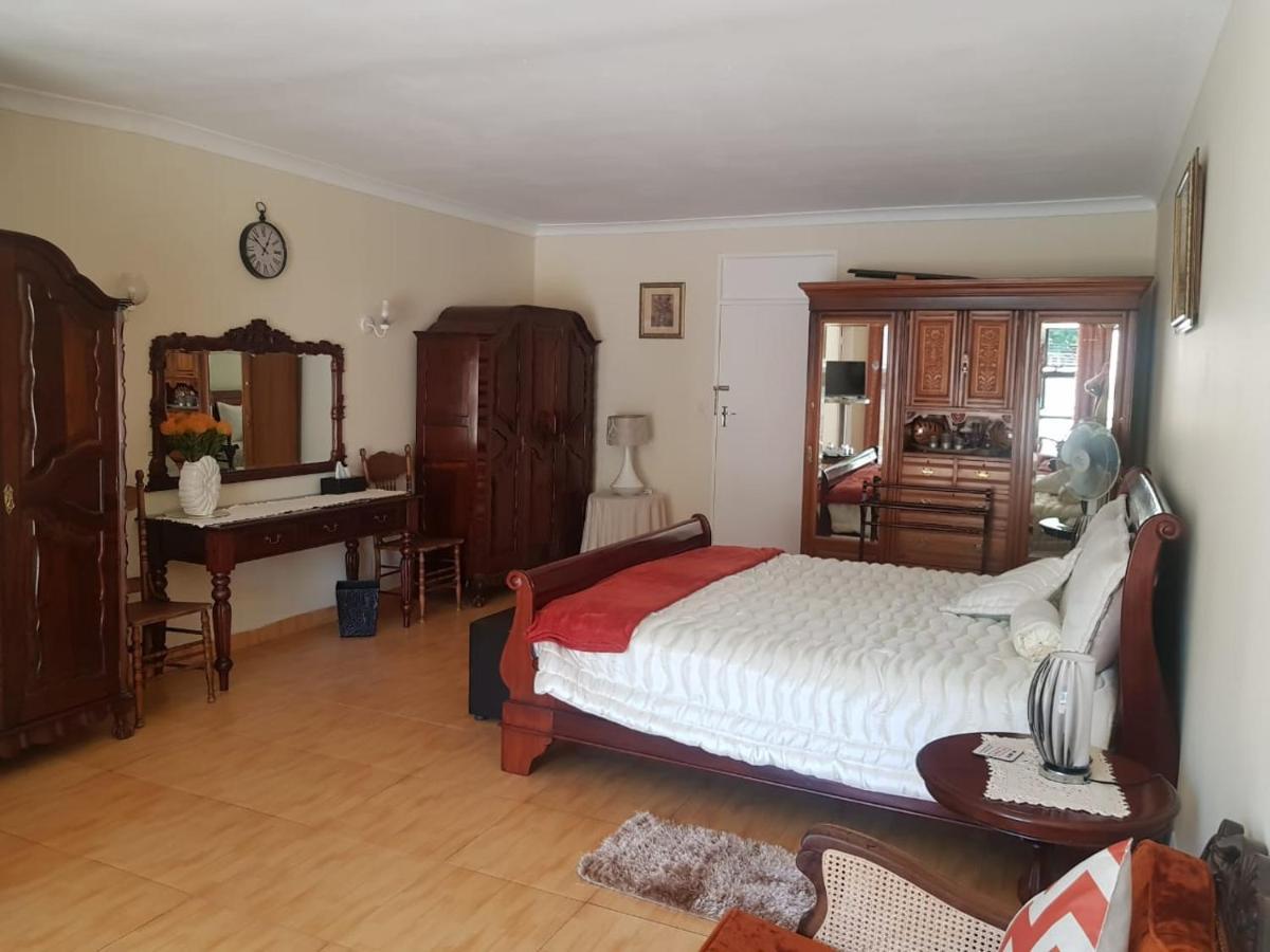 Upper Houghton Guesthouse Johannesburg Bagian luar foto