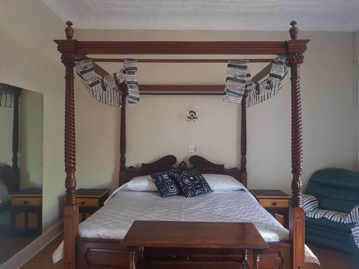 Upper Houghton Guesthouse Johannesburg Bagian luar foto