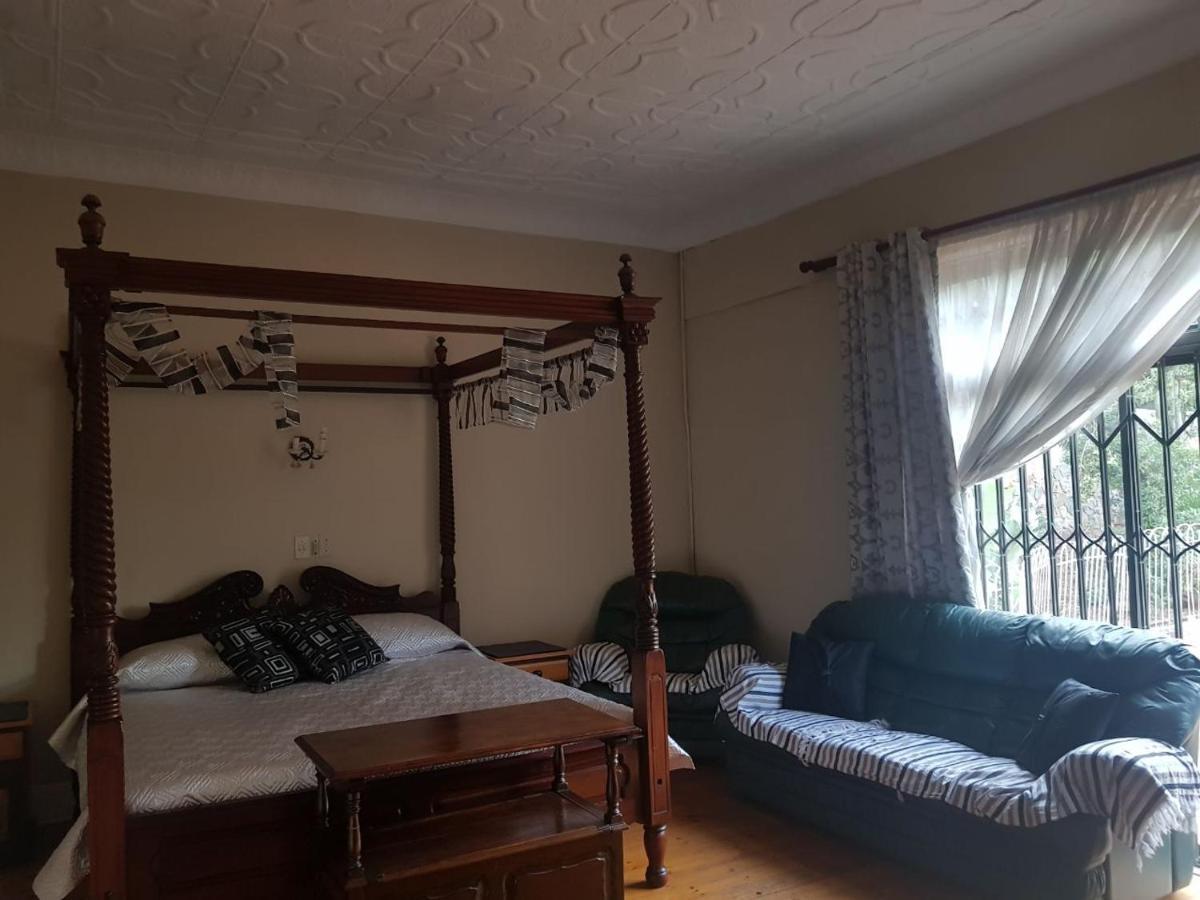 Upper Houghton Guesthouse Johannesburg Bagian luar foto